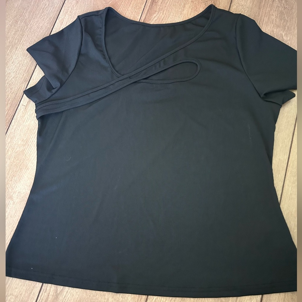 SHEIN Cut Out Top- 4XL
